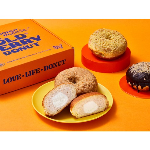 다양한 맛의 쫀득한 냉동 도넛