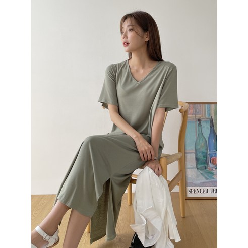 스타일과 편안함이 어우러진 여름 필수품