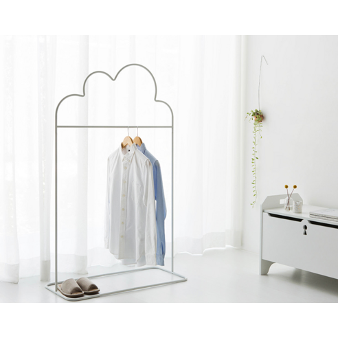 공간을 밝히는 실용적인 선택, 마켓비 KURUM 스탠드 행거