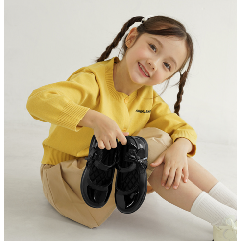 세련된 디자인과 편안한 착용감, 안전성까지 갖춘 착한구두 레이샤 메리제인 플랫슈즈