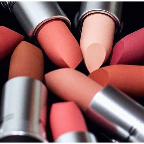 다채로운 색상과 텍스처, 모든 피부에 적합한 립스틱