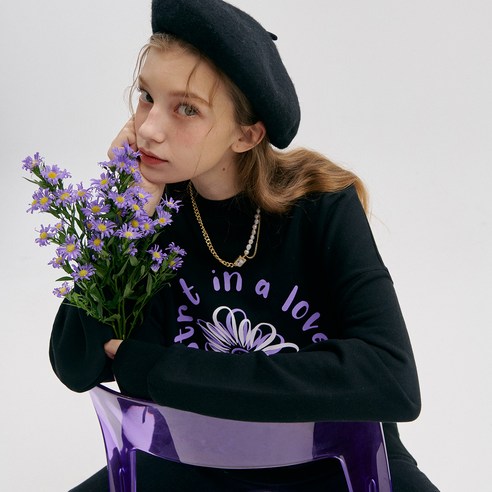 세련되고 편안한 플라워 프린트 맨투맨을 저렴한 가격으로 만나보세요.