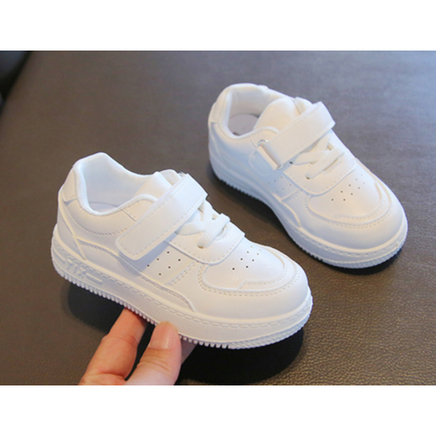 우리 아이 첫 걸음에 행복을 더하는 조이멀티 아동용 에어홀 운동화