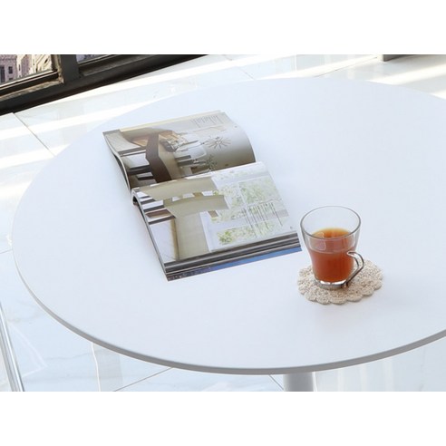 모던한 매력을 더한 공간의 중심