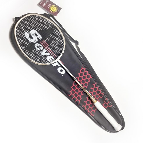 코트 위를 가르는 검은 섬광, 세베로 배드민턴 라켓과 함께!