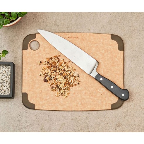 안전하고 위생적인 에피큐리언 브라운 실리콘그립 도마로 주방의 품격을 높이세요.