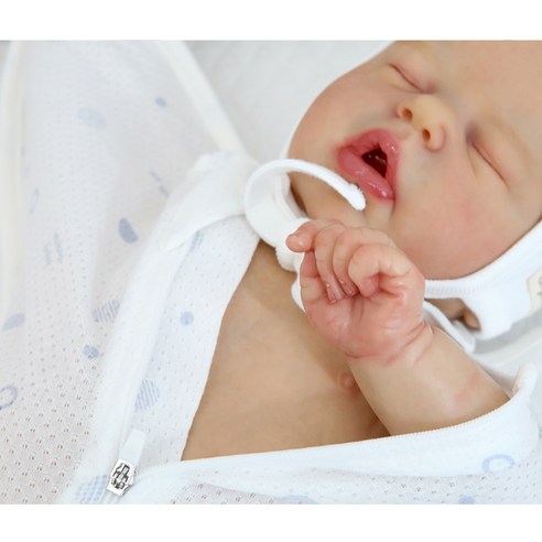 포근한 순면과 쾌적한 메쉬로 아기에게 꿀잠을 선물하세요.