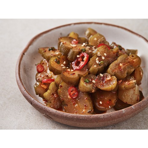 아삭함이 밥도둑! 풀무원 찬마루 오이지로 여름 입맛 살리세요.