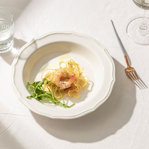 혼밥도 근사하게! 당신의 식탁을 빛낼 마법, 클래식 파스타볼 파스타볼