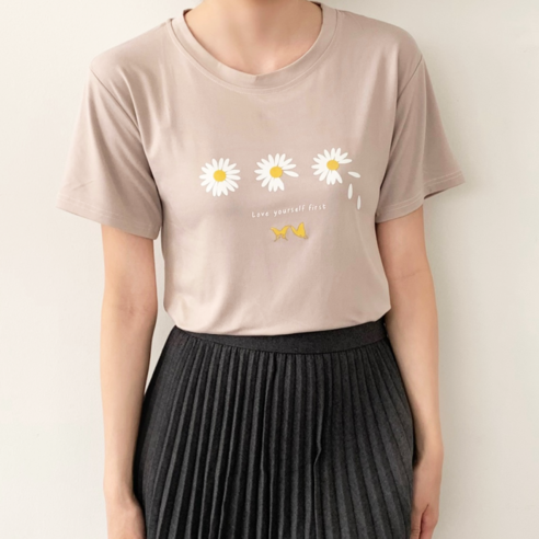 女 時尚 服裝 上衣 短袖 t卹 成年女人 成年女人 女士 女人 涼爽 夏天 夏天 夏天 夏天 夏天 夏天 涼爽的夏天 仲夏 夏天 夏天 炎熱的夏天炎熱的夏季 炎熱的夏季 夏 夫人 夫人 冷靜 冷靜 女裝 服裝 短袖T卹