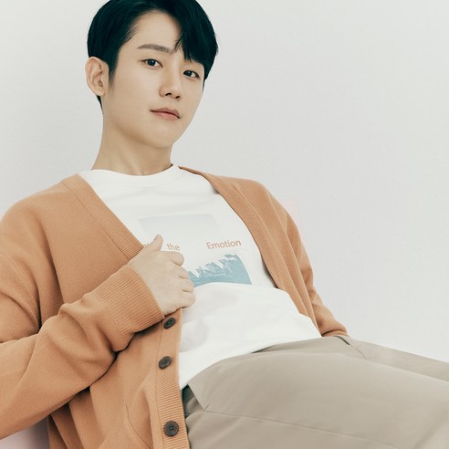 마인드브릿지 남성용 CP스판 그래픽 원포인트 세미오버 맨투맨 MUTS2150, 오프화이트