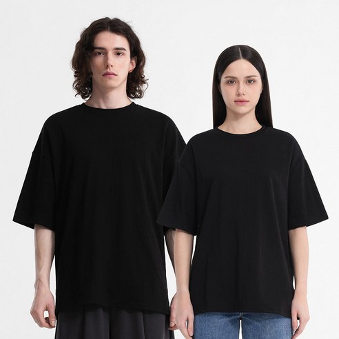 합리적인 가격의 프리미엄 티셔츠로 스타일과 편안함을 동시에 만끽하세요.