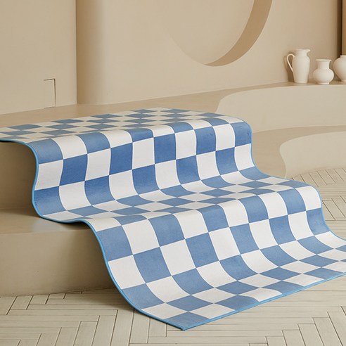 먼지 걱정 없이 세탁 가능한 스칸디 스타일 체커보드 러그로 우리 집을 카페처럼!