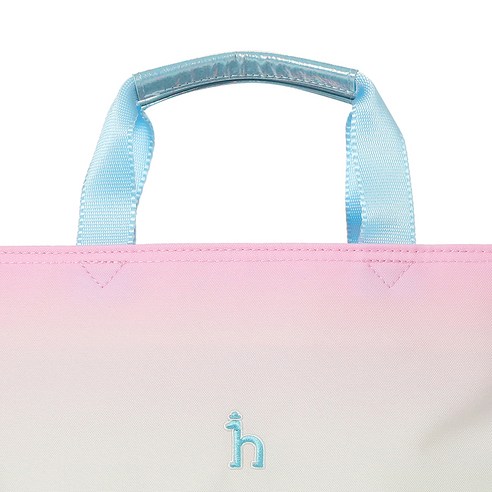 세련된 디자인과 실용성을 겸비한 아동용 신주머니