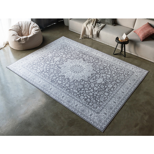 페르시안 카페트 하나로 완성하는 따뜻하고 아늑한 우리 집