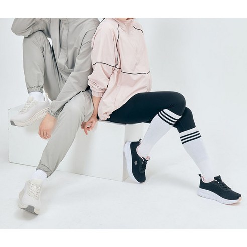 월드컵 남녀공용 러너쿠셔닝 운동화의 바닥면