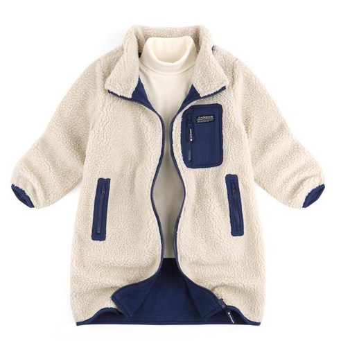 앤디애플 아동용 NEW 따숩 뽀글 보아 플리스 롱코트는 따뜻한 보아 플리스 소재와 롱코트의 장점을 가지고 있는 중국 제조 롱코트입니다.