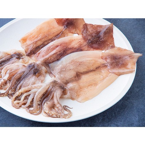고소한 맛과 쫄깃한 식감이 일품인 반건조 오징어 레시피