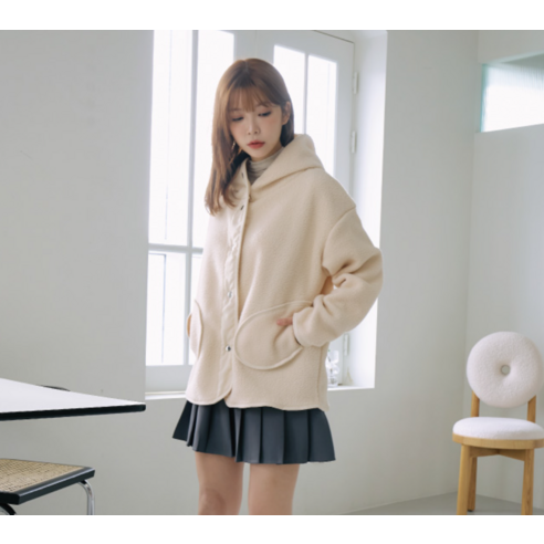 女  時尚  服裝  外衣  跳線  成年女性  成年女性  婦女  女人  淑女