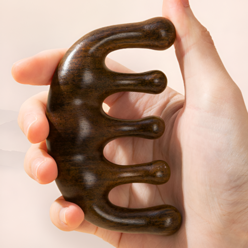 3천 원대의 행복, 쓰리치맘 원목 두피 괄사로 뭉친 두피 고민 해결!