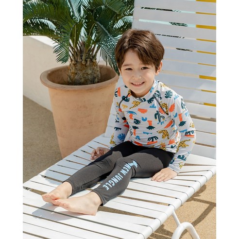 올여름, 라라아망 사파리 래쉬가드로 우리 아이의 안전하고 스타일리시한 물놀이를 완성하세요!
