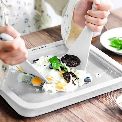 냉장고 속 재료로 5분 만에 뚝딱! 건강하고 맛있는 홈메이드 아이스크림을 만들어 보세요.