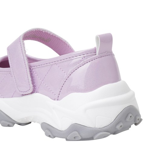 사랑스러움과 편안함을 모두 담은 베네통키즈 여아 운동화