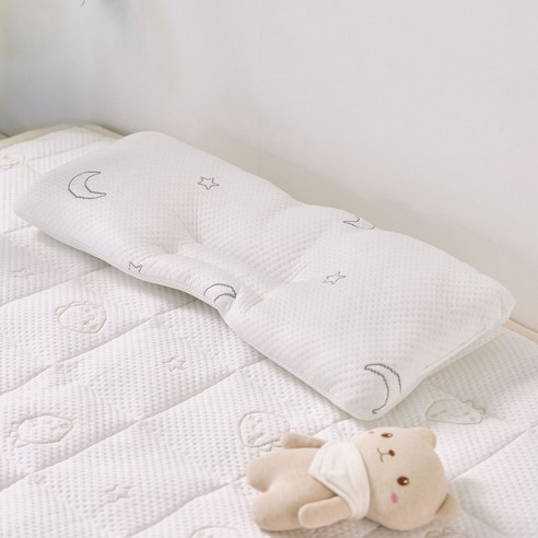 밤새 땀 흘리는 우리 아이, 꿀잠을 위한 마지막 선택은? 유아배게