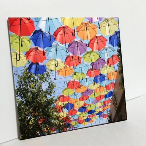 에이치티피 타일 오데사 하늘에 수놓인 우산들 C1365
