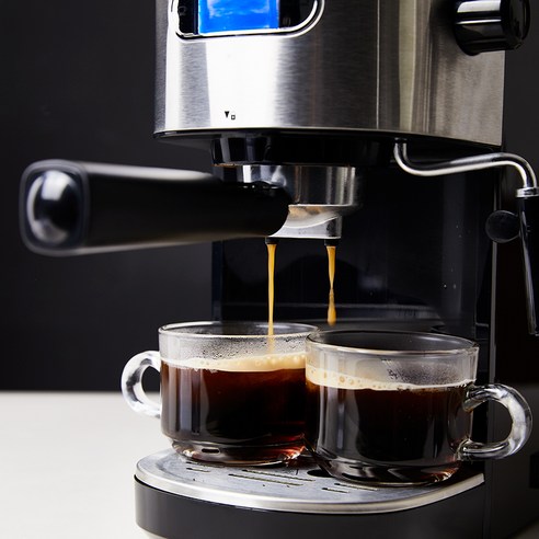 집에서 전문적인 품질의 에스프레소를 간편하게 만드는 최고의 가정용 커피 머신