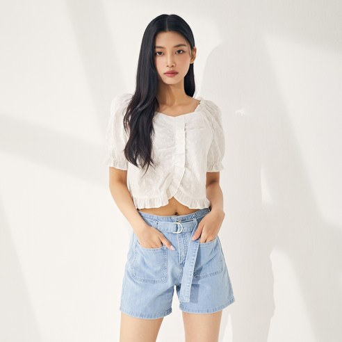 미쏘 아일렛 프릴 크롭 블라우스