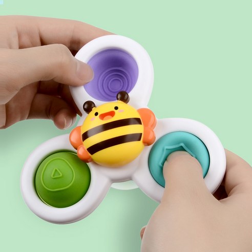 안전한 소재와 다채로운 색상으로 아이들의 발달을 돕는 장난감