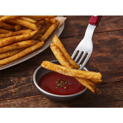 추억을 자극하는 겉바속촉 케이준 양념감자