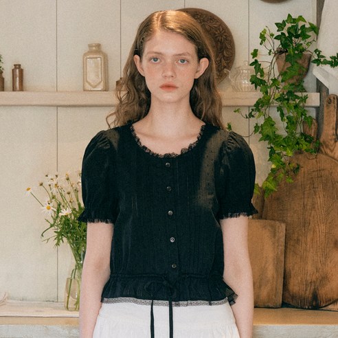 로라로라 FRILL SHIRRING BLOUSE