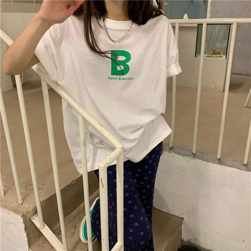女 時尚 服裝 上衣 短袖 t卹 成年女人 成年女人 女士 女人 涼爽 夏天 夏天 夏天 夏天 夏天 夏天 涼爽的夏天 仲夏 夏天 夏天 炎熱的夏天炎熱的夏季 炎熱的夏季 夏 夫人 夫人 冷靜 冷靜 女裝 服裝 短袖T卹