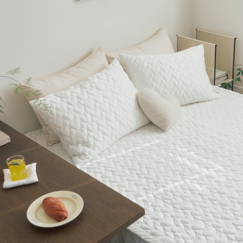 한여름 밤의 오아시스, 베베데코 듀라론 히말라야 냉감패드 슈퍼싱글 화이트로 만나는 시원한 휴식 베베데코냉감패드