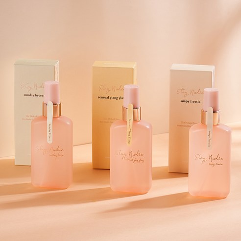 바디홀릭 스테이누디 헤어 앤 바디미스트 선데이 브리즈는 머스크 향이 특징이며 100ml 용량의 제품입니다.