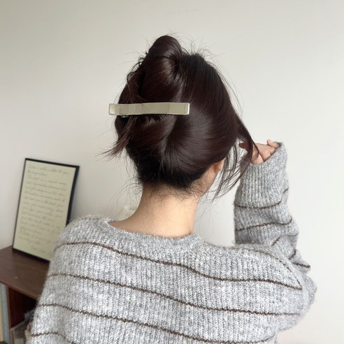 ✨ 흩날리는 잔머리, 이제 안녕! 세련된 메탈 헤어집게핀 하나로 완성하는 데일리 스타일 ✨ 메탈집게핀