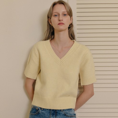 LOOKAST 여성용 MINA V NECK KNIT TOP