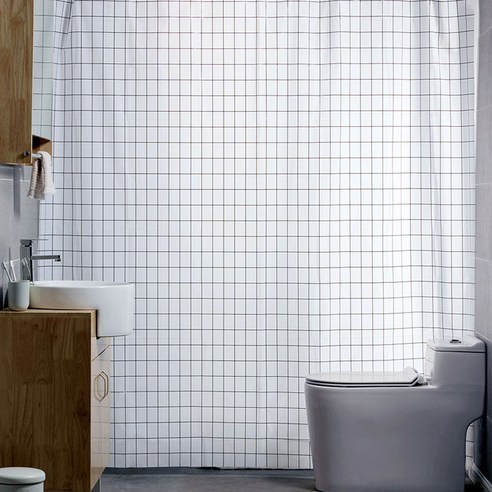 체크 패턴 샤워커튼으로 욕실에 감성을 더하다.