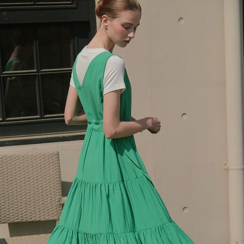 제로스트릿 브이넥 리본 셔링 원피스