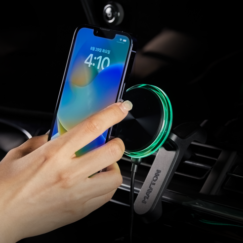 안전하고 편리한 운전 중 스마트폰 사용을 위한 메이튼 맥세이프 차량용 핸드폰 거치대 고속 무선 충전 아이폰 자석 고충 i