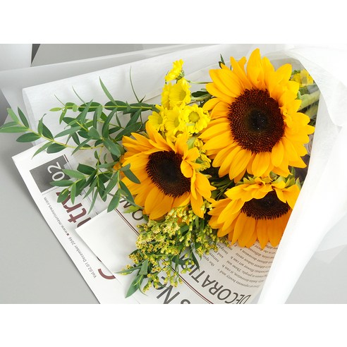 블뤼엔의 행복과 행운을 전하는 해바라기 꽃다발