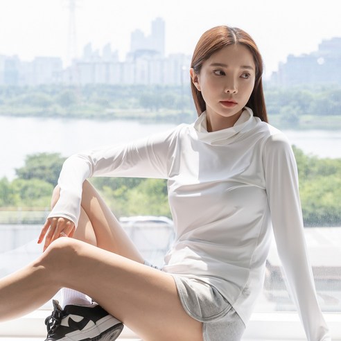 디아미뇽 아스킨 터틀넥 긴소매 티셔츠