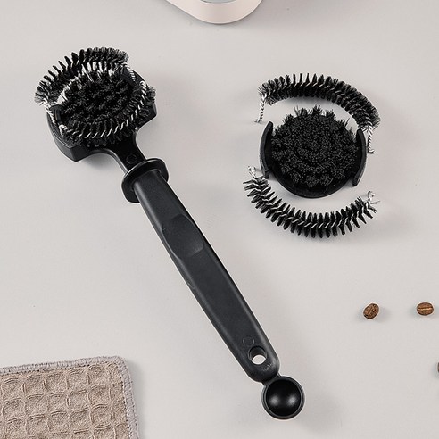 깨끗한 맛의 커피를 위한 필수 청소 도구