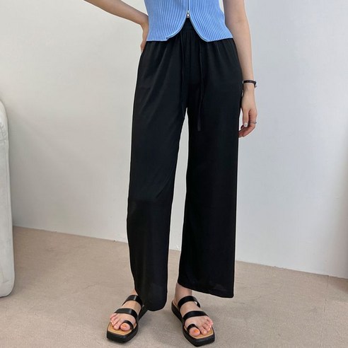 女  時尚  服裝  下裝  長褲  成年女性  成年女性  婦女  女人  淑女