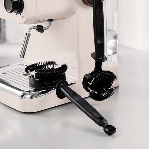 깨끗한 맛의 커피를 위한 필수 청소 도구