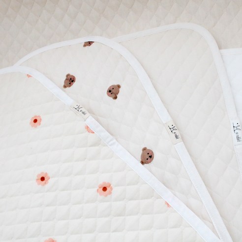 아이레빗 순면 방수패드: 포근함과 안심으로 아이의 꿀잠을 지켜주세요.