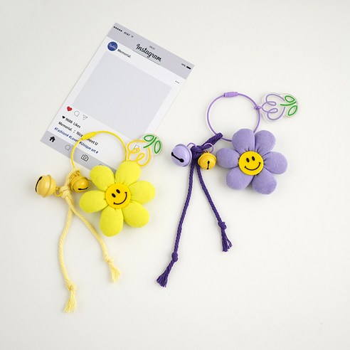 밋밋한 가방에 생기를 불어넣는 사랑스러운 발레코어 키링