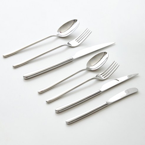 식탁의 세련된 편의성을 위한 이스트마크 커트러리 디너스푼